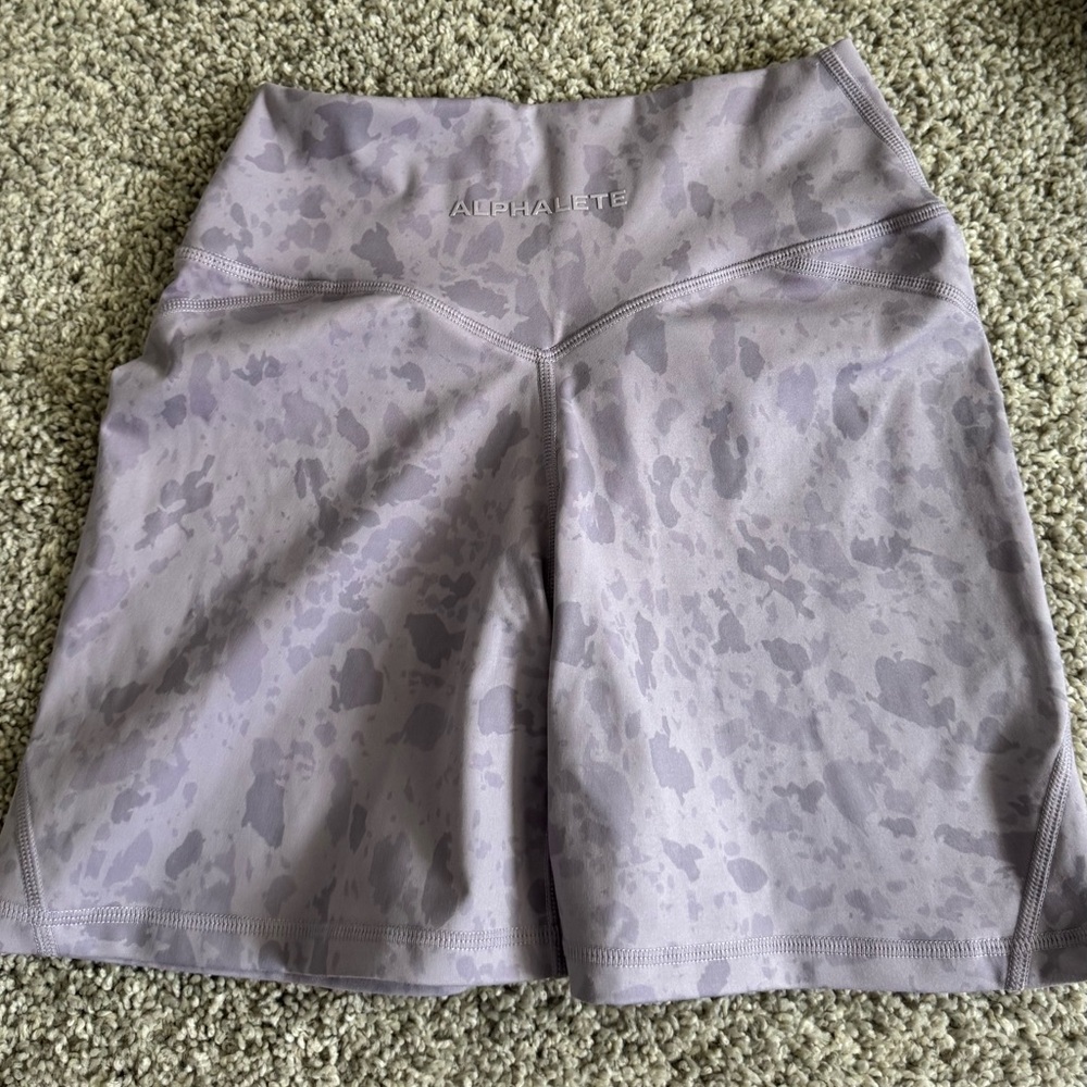 Alphalete Surface Power Short 5" - Pebble Print Misty Lilac